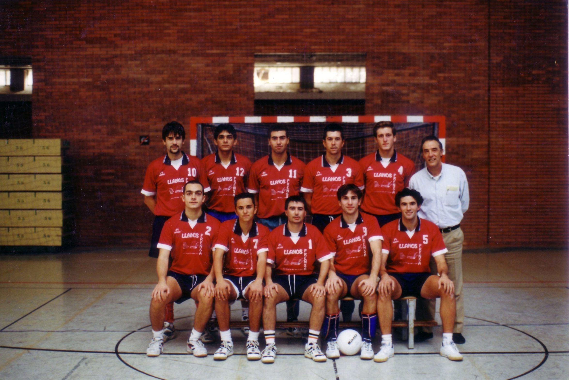 Nosotros 22 1996 1997 scaled - Club Voleibol Rochelambert - Sevilla
